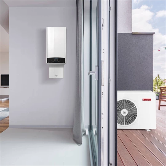 Ariston 24 kW-os fali kombi kondenzációs gázkazán 3,5 kW-os levegő/víz hőszivattyúval, GenusOne Hybrid 24/35 Net R32