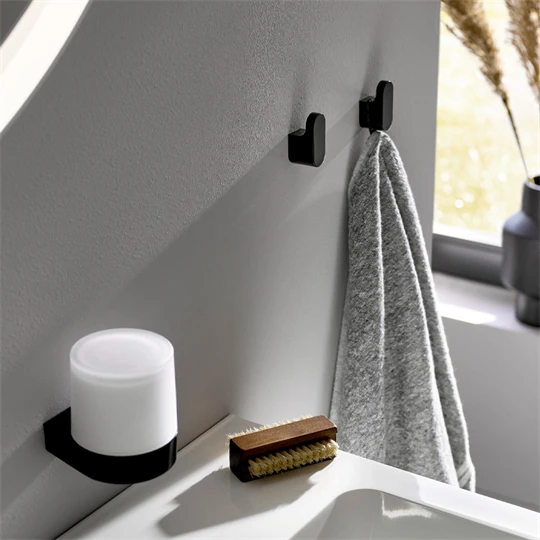 Emco Flow törölközőkampó 50mm fekete