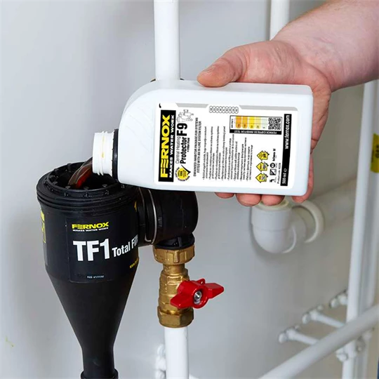 Fernox F9 Protector + Filter Fluid (500ml) - inhibitor 130 liter vízhez