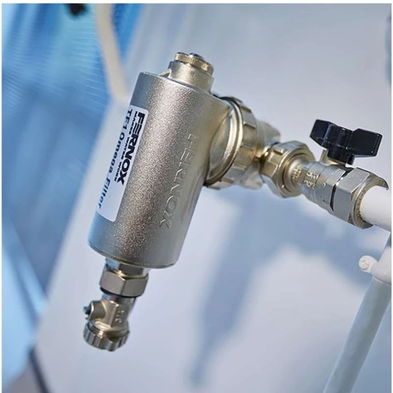 Fernox Omega Filter TF1 1" mágneses iszapleválasztó