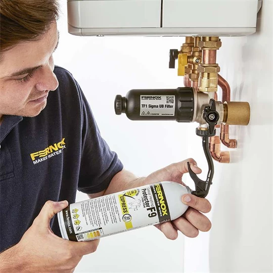 Fernox TF1 Sigma UB Filter 3/4" - fűtésrendszerbe építhető kombinált mágneses iszapleválasztó beépített csappal