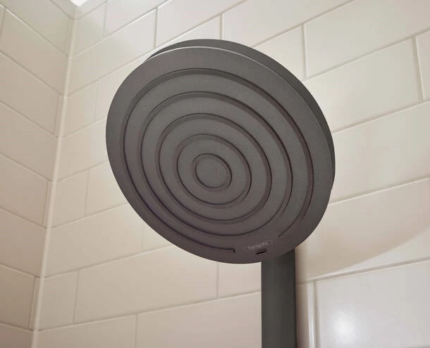 Hansgrohe Pulsify S Showerpipe 260, 2 jet EcoSmart, és ShowerTablet Select 400 falon kívüli zuhanyrendszer matt fekete