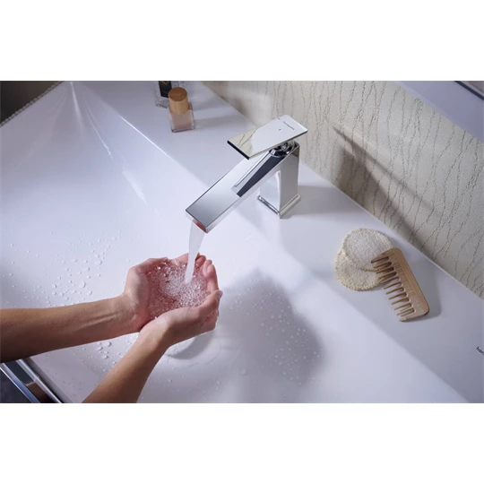Hansgrohe Tecturis E egykaros mosdócsaptelep 110, automata lefolyógarnitúrával króm