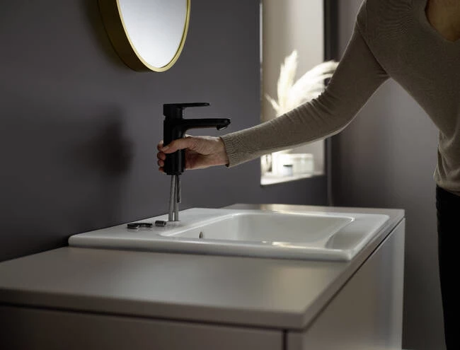 Hansgrohe Vernis Blend 100 egykaros mosdócsaptelep, lefolyógarnitúra nélkül, matt fekete