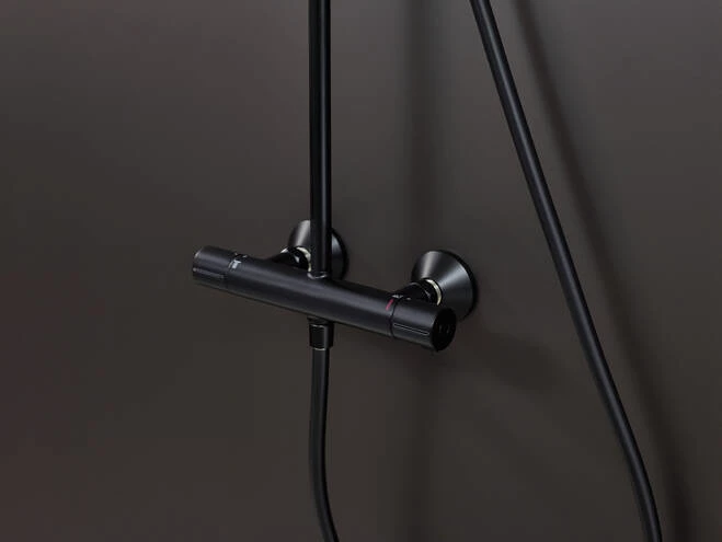 Hansgrohe Vernis Blend Showerpipe 200 1jet, EcoSmart, termosztáttal, matt fekete