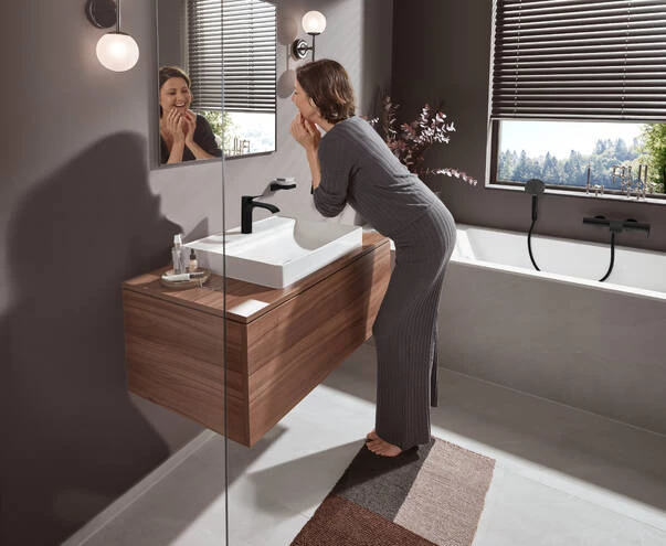 Hansgrohe Vivenis egykaros álló mosdó csaptelep 175/100*146mm, lefolyó szelep nélkül, matt fekete felület