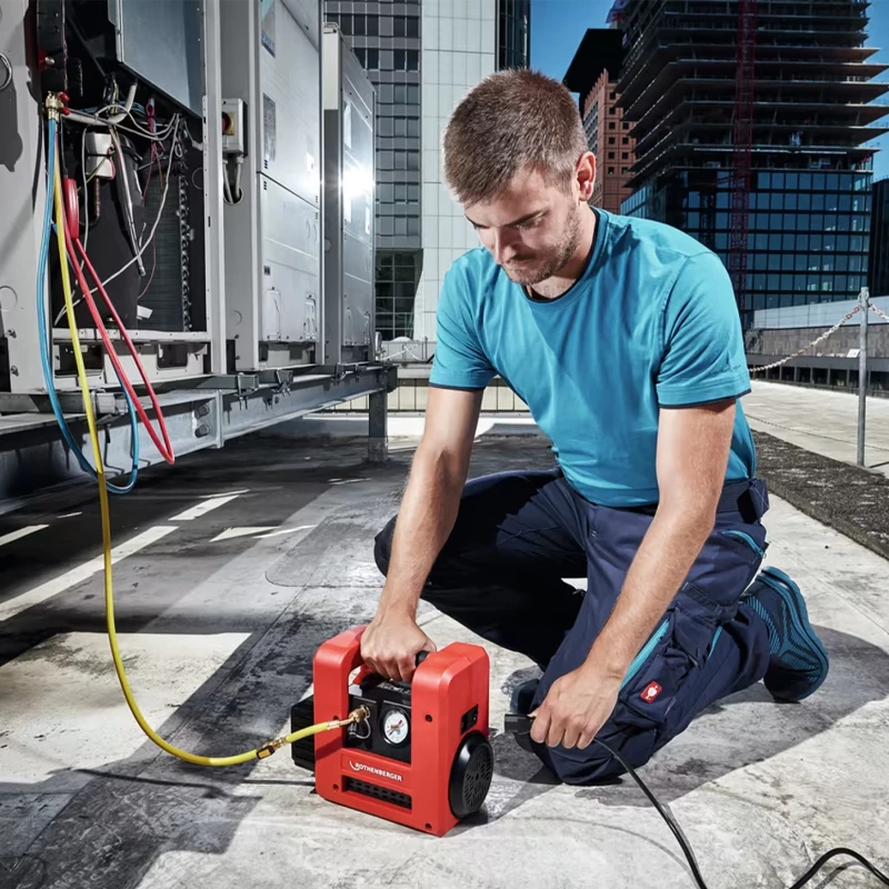 Rothenberger ROAIRVAC R32 1.5 kétlépcsős vákuumszivattyú 42l/min