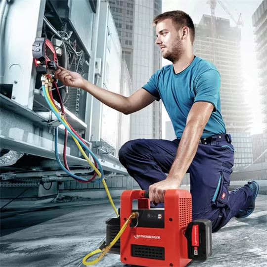 Rothenberger ROAIRVAC R32 2.0 CL vákuumszivattyú akku és töltő nélkül