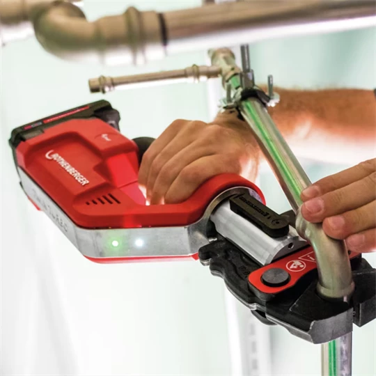 Rothenberger ROMAX Compact TT akkumulátoros présgép 2 db 2Ah-s akkumulátorral és töltővel