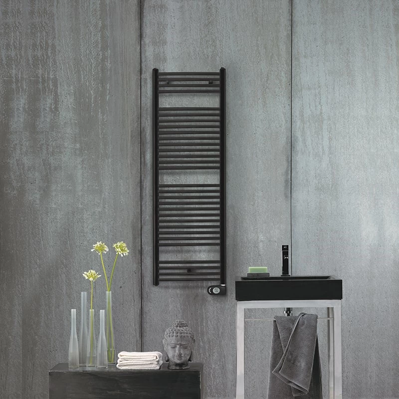 Zehnder Aura elektromos törölközőszárító radiátor programozható fűtőpatronnal, 900x500 mm, 500 W, Black Matt (0557)