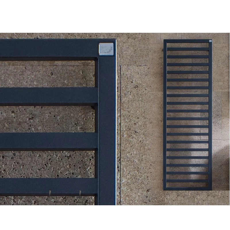 Zehnder Quaro törölközőszárító radiátor 1403x600 mm, Jet Black (RAL9005)